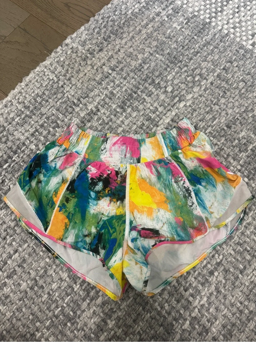 Lululemon Hotty Hot LR 2.5” Shorts